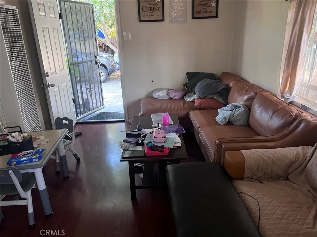 1624 E 109th Street, Los Angeles, California 90059 home-pic-13